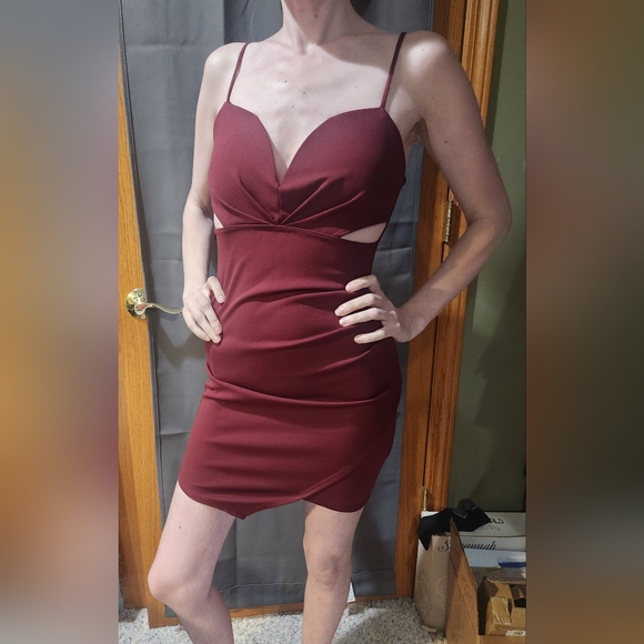 Charlotte Russe Elegant Burgundy Cut-Out Bodycon Dress - Picture 7 of 9